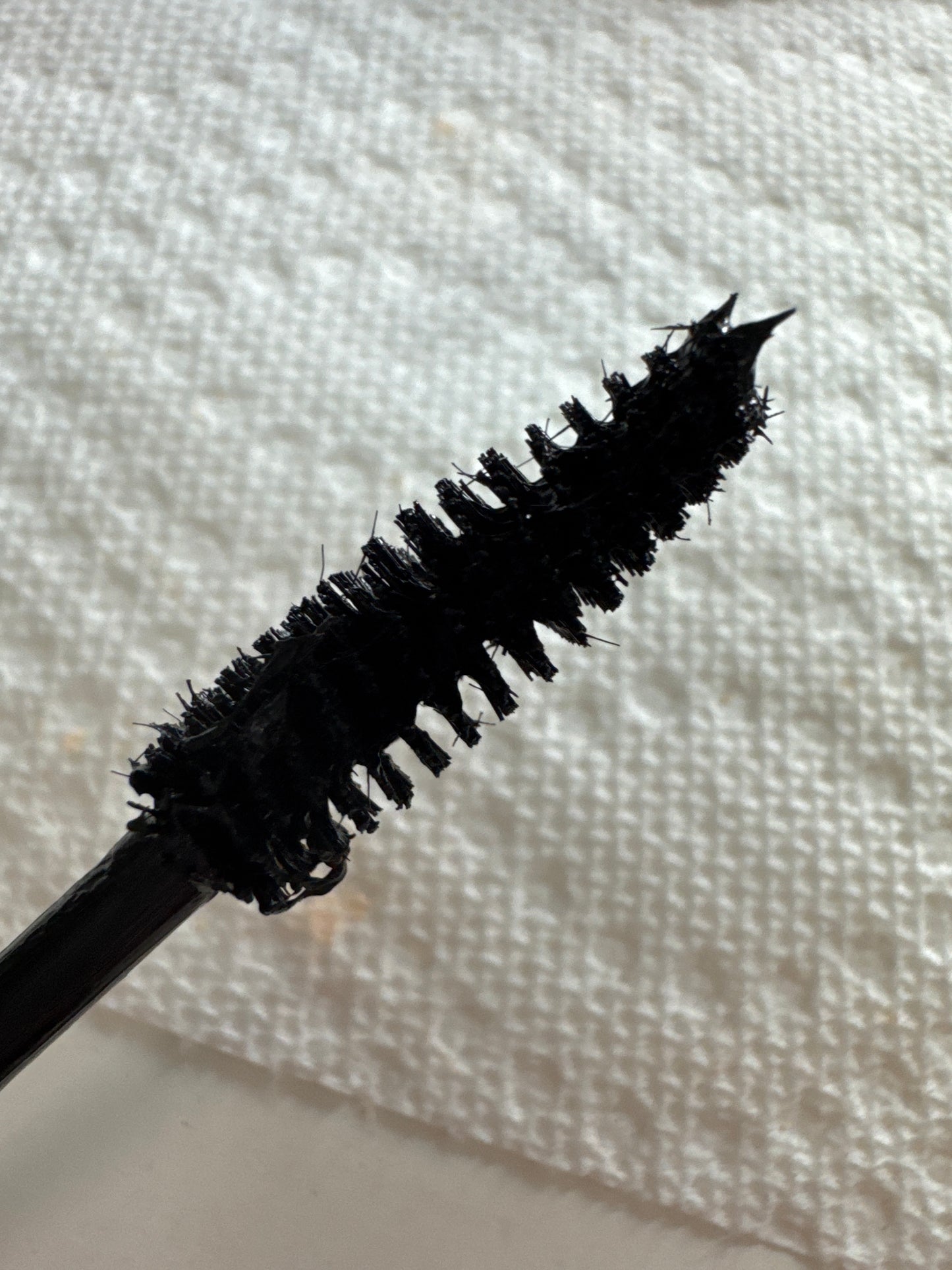 Ultimate Volume Mascara (Black) LENGTHENING- (with lengthening fibers)